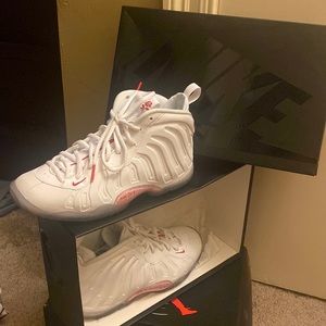 Size 5 GS nike posite